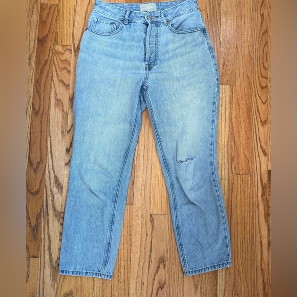 Everlane Denim - Everlane Women’s The Curvy 90s Cheeky Straight Jean 
Organic Cotton Crop Size 28